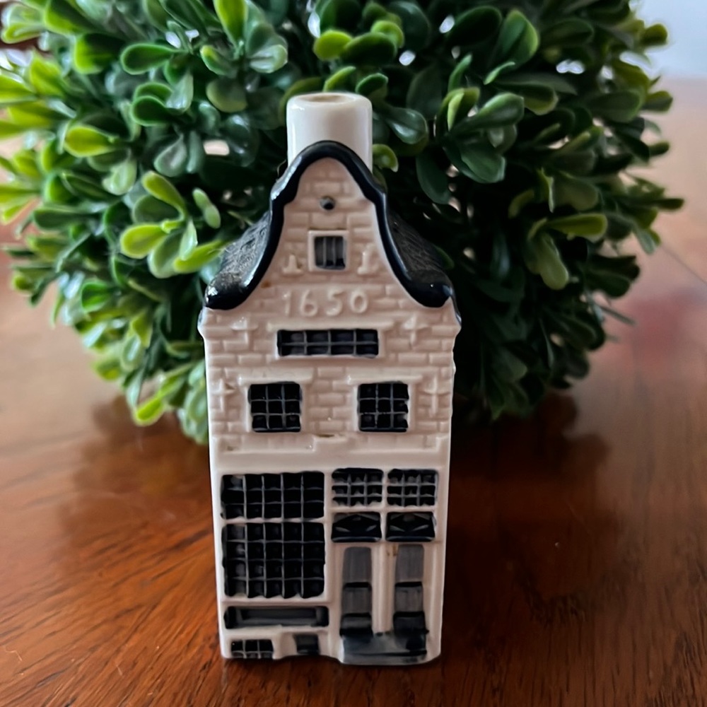 Blue Delft Miniature Porcelain House 2004 #12